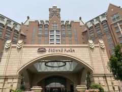 -天津京基皇冠假日酒店