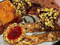 -HOT CRUSH趁热集合·现烤面包(环球港店)