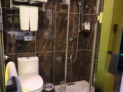 -潮岸酒店(广州琶洲会展广州塔店)
