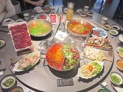 -伴山牛贵州黄牛肉火锅·苗疆非遗艺术餐厅(上海首店)