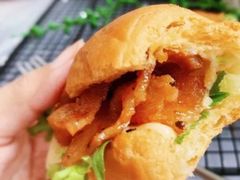 满杯车厘子-瑞幸咖啡(凯德龙之梦莘庄店)