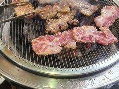 -围炉肉舍•炭烤活鳗•丹东海鲜烤肉(步行街店)