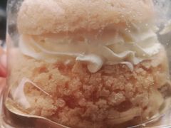菠萝鲜奶泡芙-来噻布布 Lets BUBU