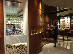 -恰餐厅及酒吧 CHAR Bar & Grill (北京丽都皇冠假日店)