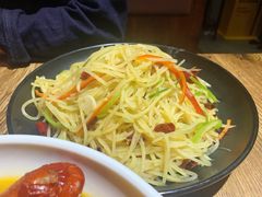 酸辣土豆丝-叶派龙虾•招牌香辣蟹·海鲜(中海国际店)