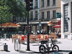 -乐蓬马歇百货公司(Rive Gauche)