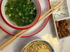 -毛辣果·贵州红酸汤牛肉火锅(西单店)
