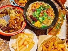 -爆炸头阿姨小四川正宗川味小吃(无任何分店)