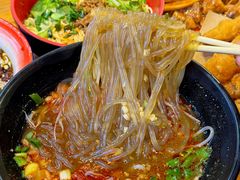 -爆炸头阿姨小四川正宗川味小吃(无任何分店)