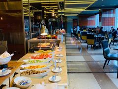 自助取餐区-大中华希尔顿酒店-念自助餐·嗨啤·小龙虾