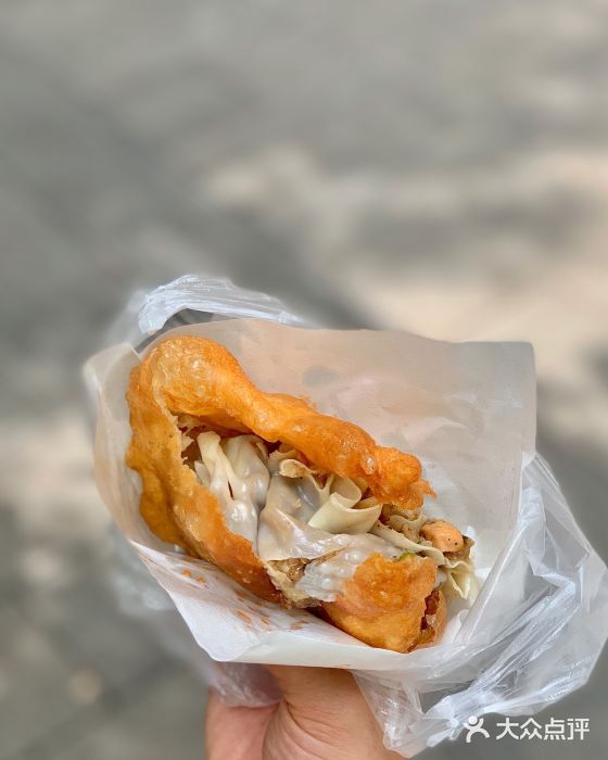 天天红油赵师傅热干面(粮道街店)油饼包烧麦图片