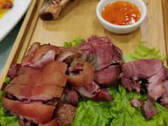 脆皮德国咸猪手-江南村酒家
