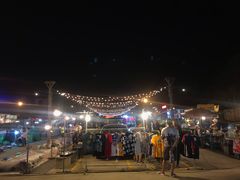 -席娜卡琳火车铁道夜市