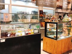 面包甜点陈列柜-O'mills Sourdough Bakery&Bistro(永嘉路店)