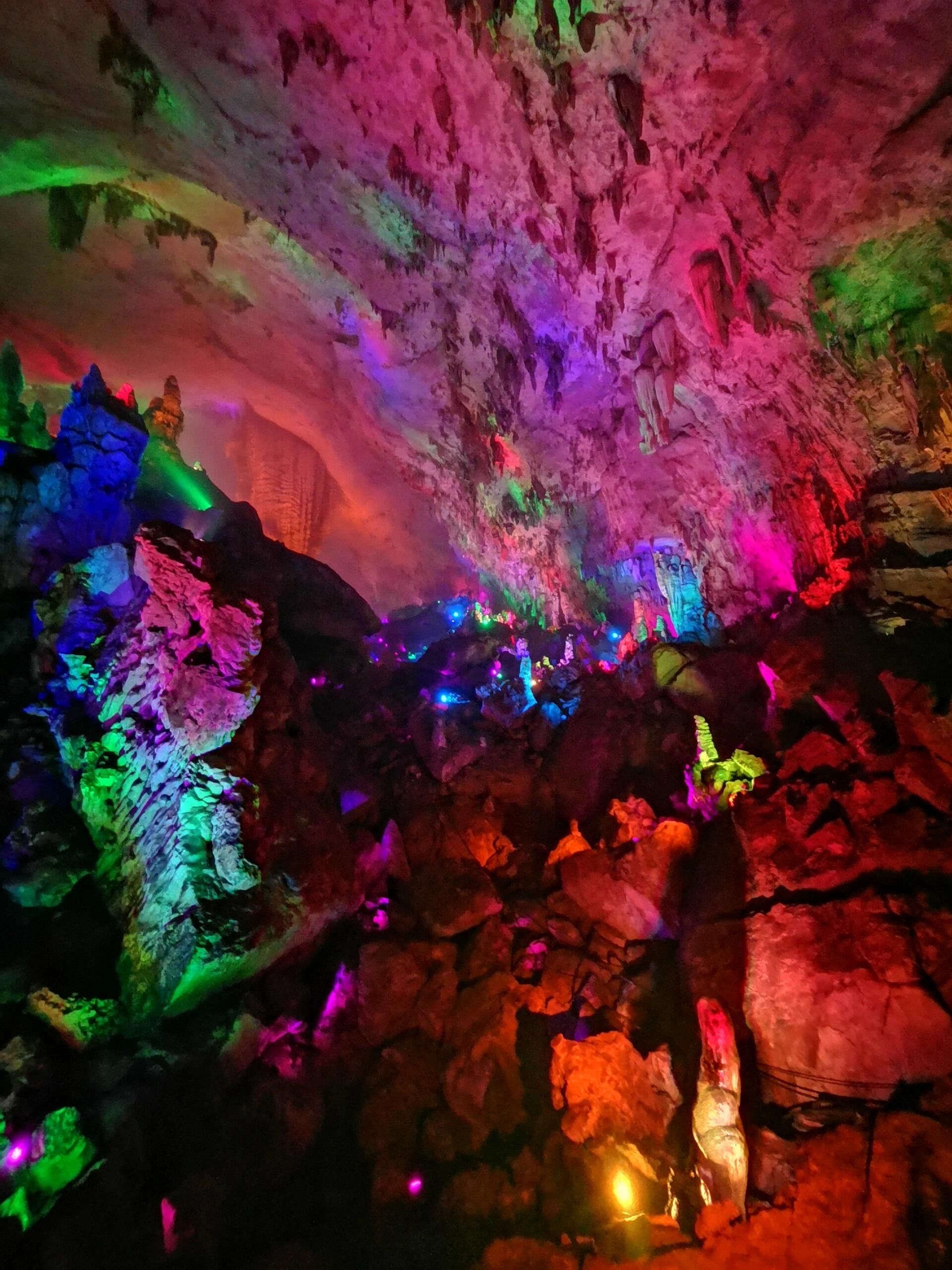 洪岩仙境·壶天灰岩溶洞探秘之旅