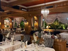 大堂-火车头法国西餐厅