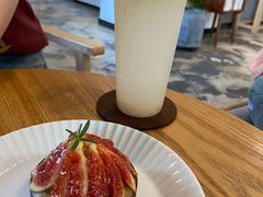 荔枝气泡饮-猫里有甜