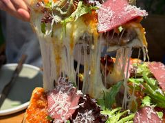 -Dragon Pizza•圆脸龙披萨·牛排餐厅