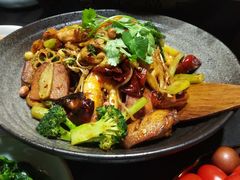 -辣尚瘾·烤鱼·新川菜(交大直营店)