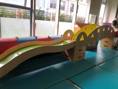 -乐融婴幼儿成长中心(四季青校区)