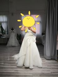 -Lady  Jane高端婚纱礼服馆