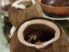 黑豆家鸡炖原只椰子汤-大唐靓汤江门私房菜(景田店)