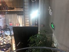 -圣霏亚礼服租赁·主持人服装租赁(上海静安总店)
