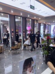 -藤野造型烫染·漂发