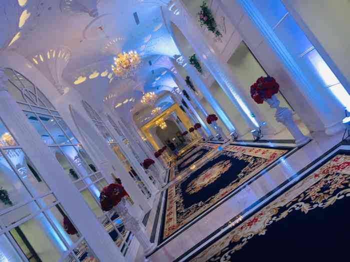 罗曼丽舍五星宴会酒店-"出席一场活动来的,第一次来.首先欧式堡垒.