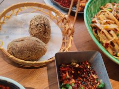 -包整·丝娃娃(一览甲秀楼风景店)