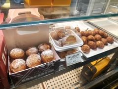 -85度C(生甜甜圈研究工坊·上海平凉店)