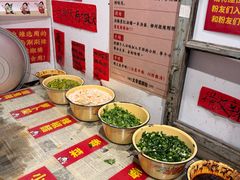 -柳州肥姨妈大骨螺蛳粉(万达中心店)