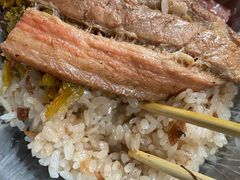 -梁阿婆廿年老牌扣肉糯米饭
