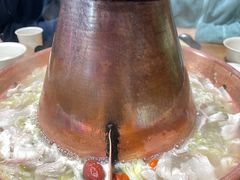 -果松木炭酸菜铜火锅·外婆参鸡汤