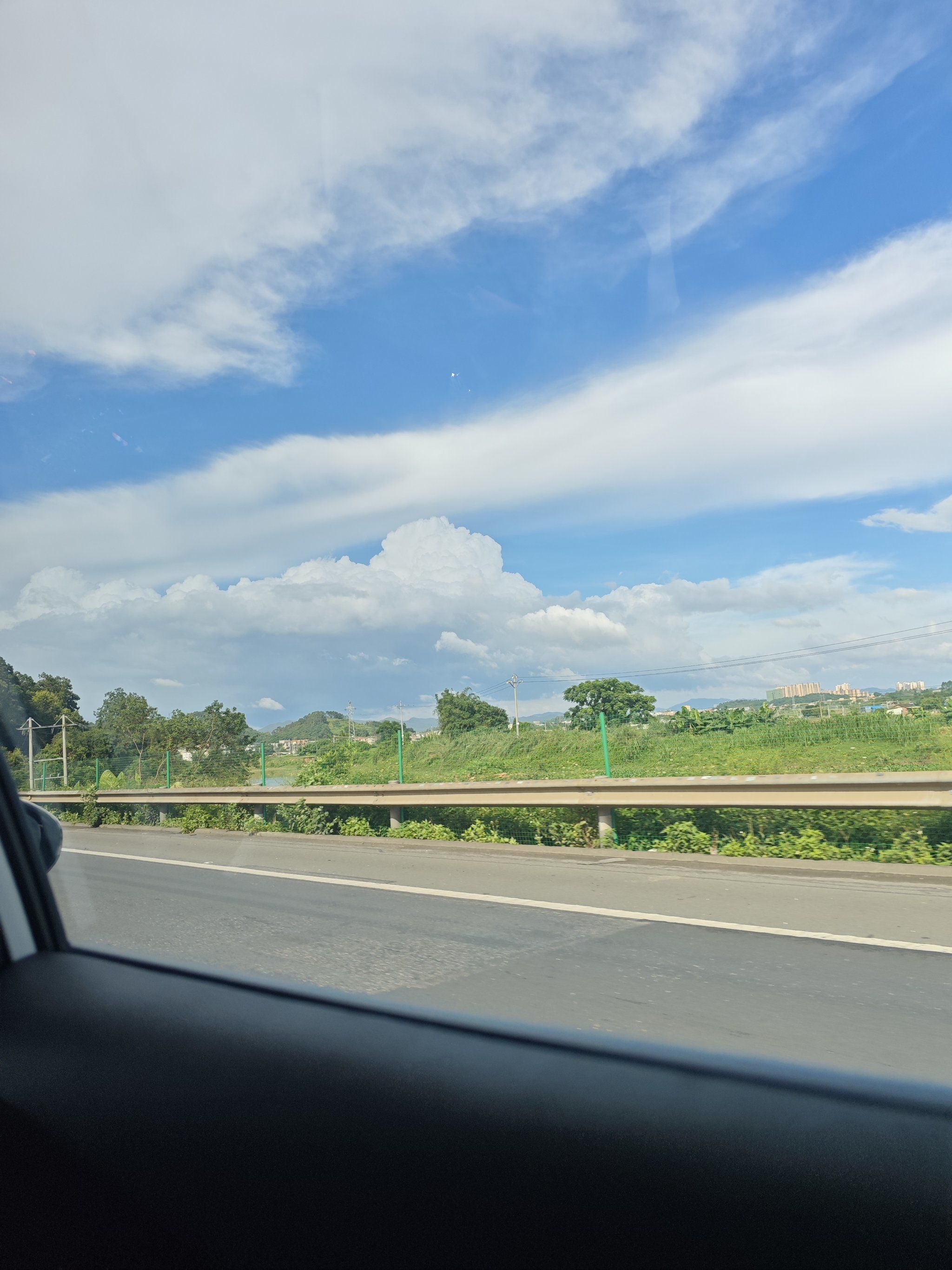 天天领红包之前回学校拿毕业证坐车的时候