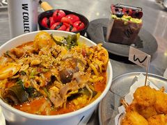 -W COLLECTIVE  DESSERT SHOP