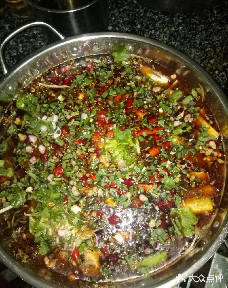 在邮亭就可以吃到正宗的鲫鱼