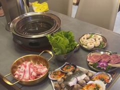 -围炉肉舍•炭烤活鳗•丹东海鲜烤肉(步行街店)