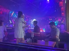 -喜鹊音乐酒馆(西街店)