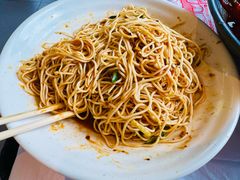 -肥肥虾庄·金牌油焖大虾(汉街SKP店)