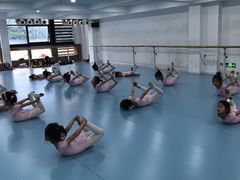 -西安小天鹅艺术团(曲江Alice店)