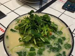 浓汤鱼汁小锅米线-肥汁米蘭香港米线(长宁来福士店)