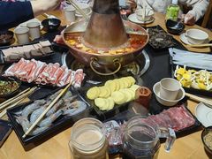 -果松木炭酸菜铜火锅·外婆参鸡汤