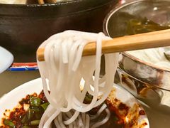 -刚砂锅鸡丝米线