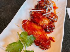 甜辣鸡翅佐以辣蒜汁-WOLFGANG PUCK KITCHEN & BAR(迪士尼小镇店)