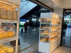 面包甜点陈列柜-一鸣真鲜奶吧(温州南站店)