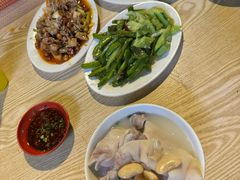 -雷祖芳老妈蹄花店
