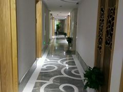 -新盈光·云会所(百丈东路店)
