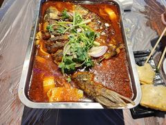 -老街烧烤大排档·地道湖北菜·龙虾馆(汉口火车站店)