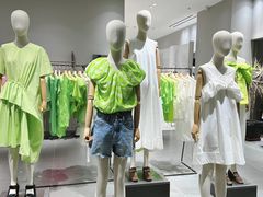 -王府井奥莱临潼小镇(临潼店)